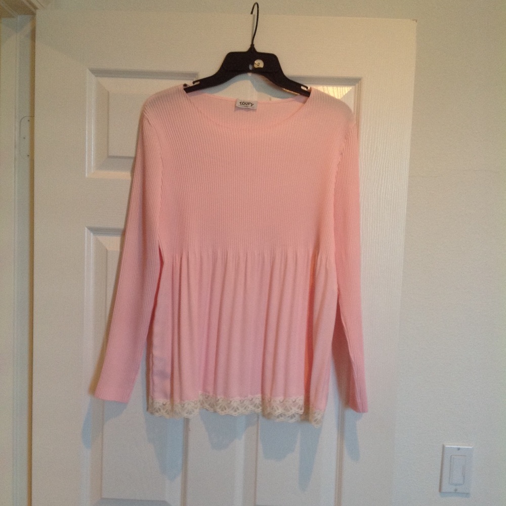 New Top ( never worn)